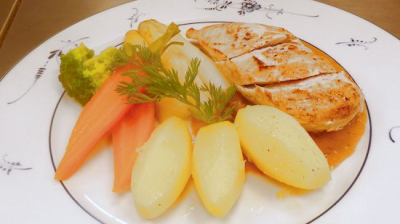 Filet de volaille aux morilles, flambés au cognac, sauce crème échalottes